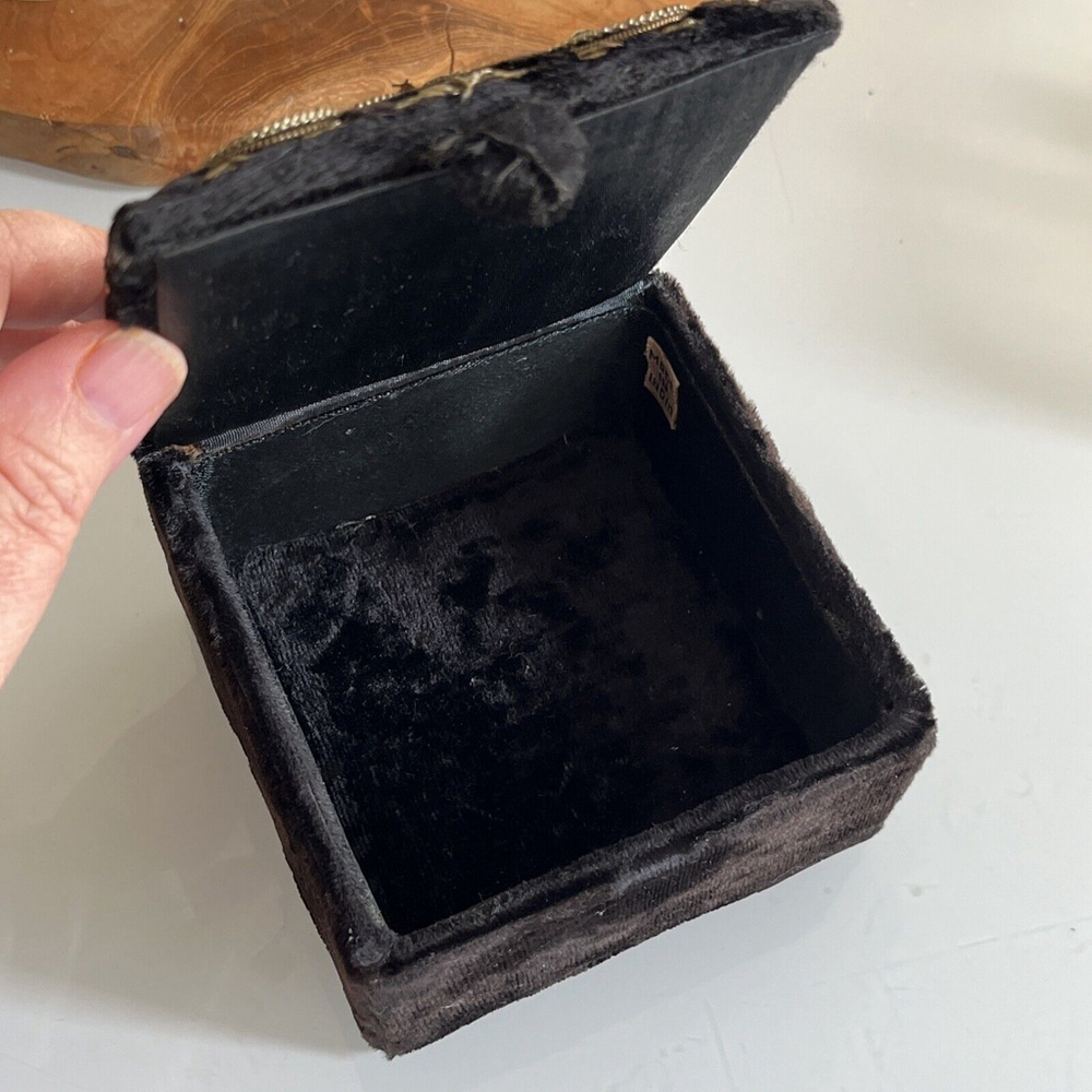 Vintage Hand Embroidered Trinket Jewelry Box Velvet Gems Gift Box Indian - Picture 3 of 5